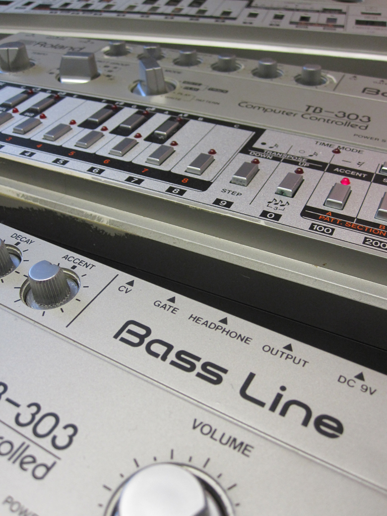 TB-303's in da house at Anglian Art
